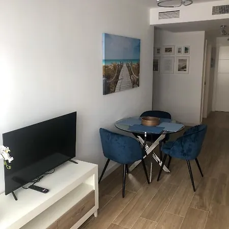 Exceptional 2 Bed A 2 Min Walk To & Close To Boliches Train Фуенхірола